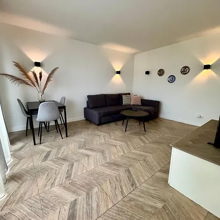 Homes By The C Apartamento