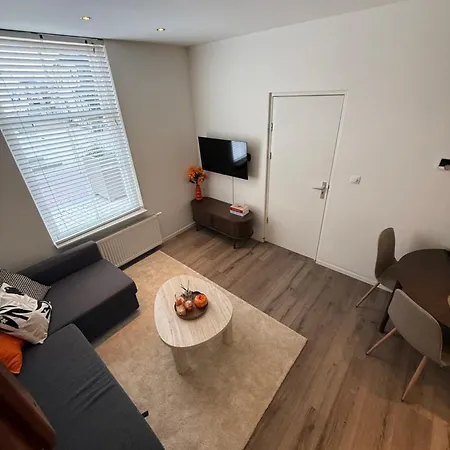 Homes By The C Apartamento *