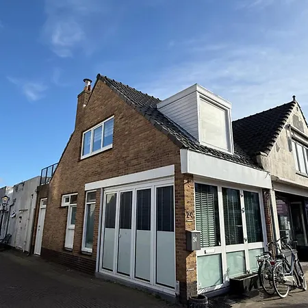 Homes By The C Appartement *