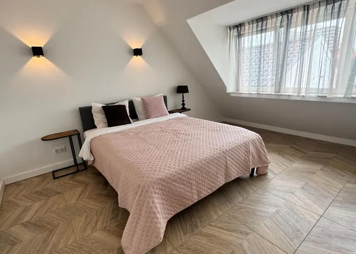 Daire Homes By The C *