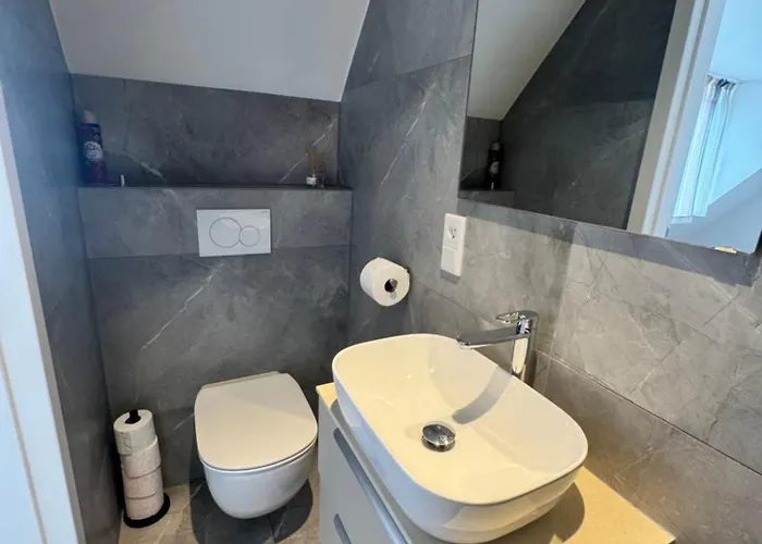 Daire Homes By The C