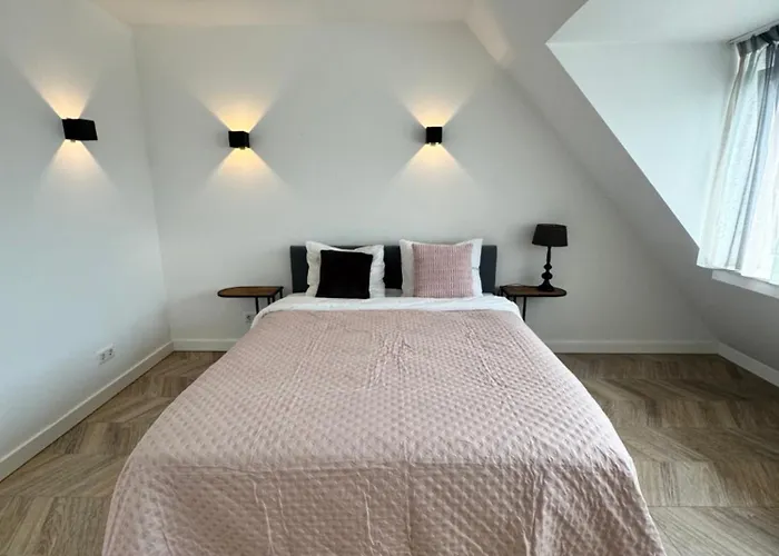 Homes By The C Daire *