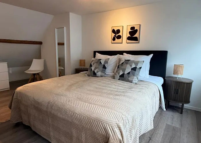 Daire Homes By The C