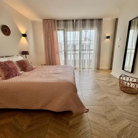 Apartmán Homes By The C