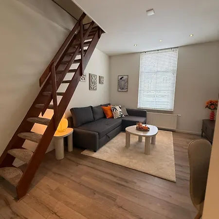 Homes By The C Apartamento