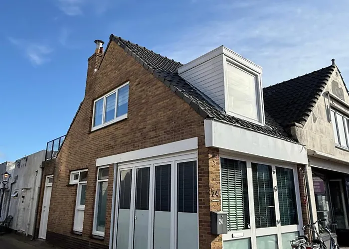 Homes By The C Appartement *